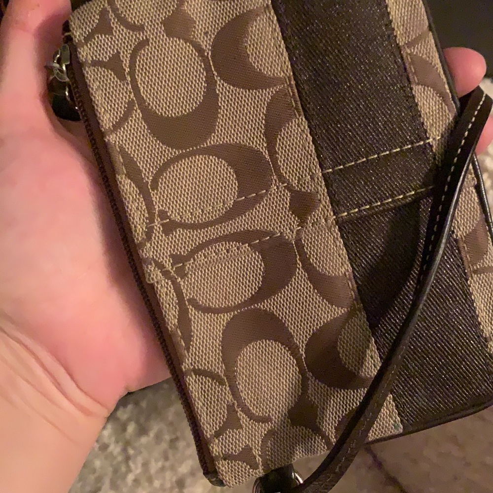 Coach monogram logo wristlet - Picture 10 of 10